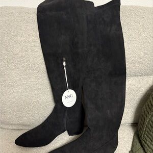 Women's Black Knee-High Boots
